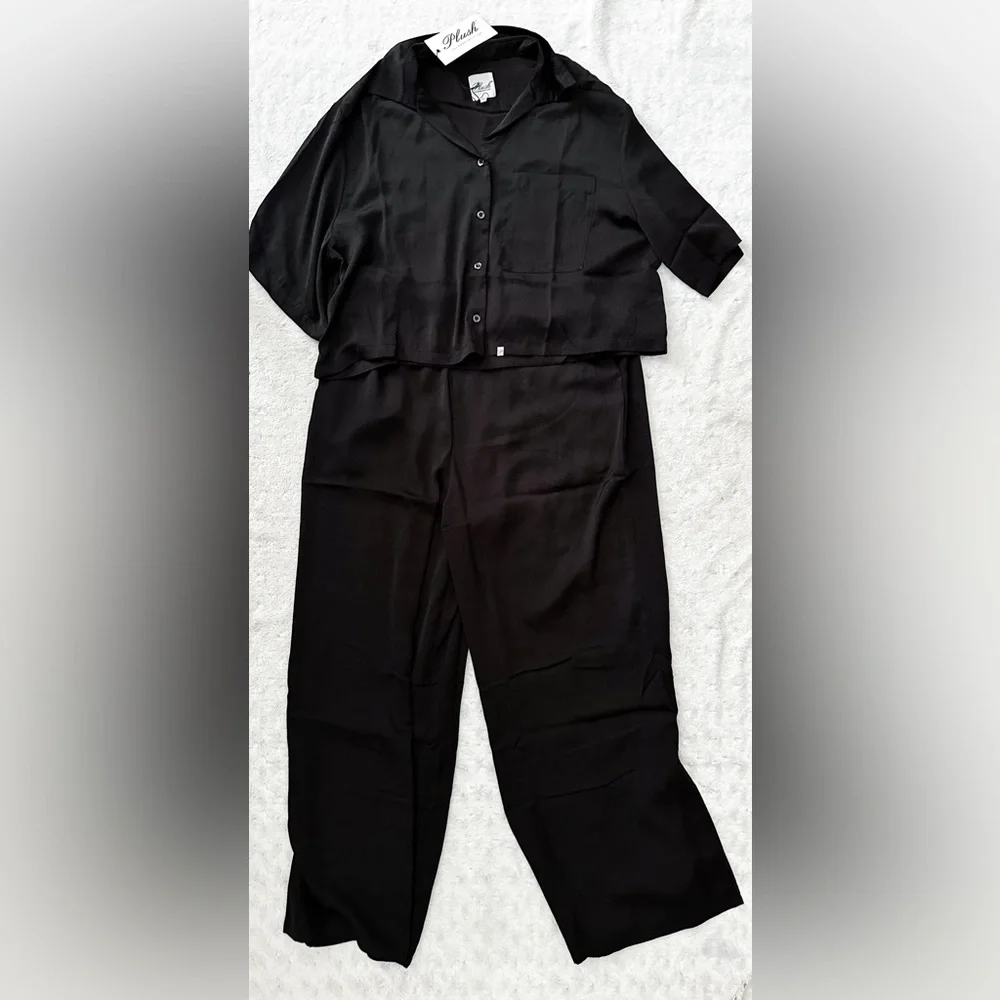 NWT- PLUSH x REVOLVE Black Silky Cropped Pajama Set